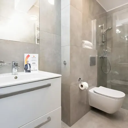 Deluxe Center By Jantar *